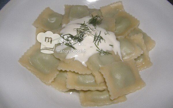 Ravioliai su špinatais ir rikotos sūriu