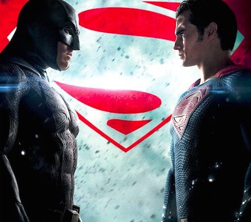 Neeilinis įvykis kine: pirmą kartą vienas prieš kitą stoja populiariausi superherojai Betmenas ir Supermenas