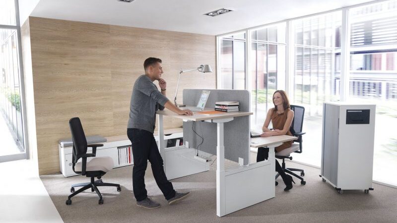 Darbas stovint padidina produktyvumą, koncentraciją ir kūrybiškumą