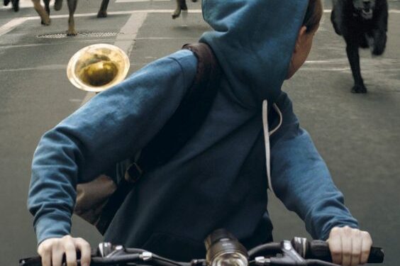 Filmas, kuriame vaidino 200 šunų iš prieglaudos, ragina priglausti paliktus gyvūnus