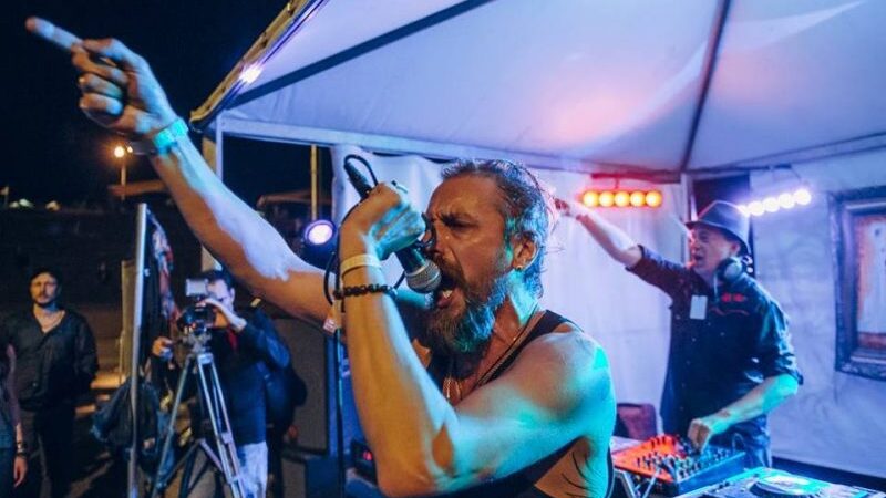 Prancūzų žvaigždę į balkanišką fiestą Vilniuje atvežantys „Baltic Balkan“ pažada – teks sušokti batus