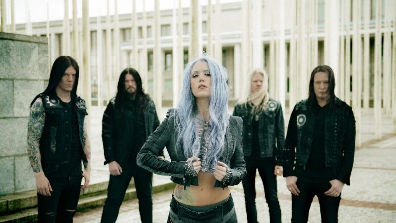 Švedai „Arch Enemy“ Vilniuje pristatys naujausią albumą: oficialiai paskelbtos 2 dainos