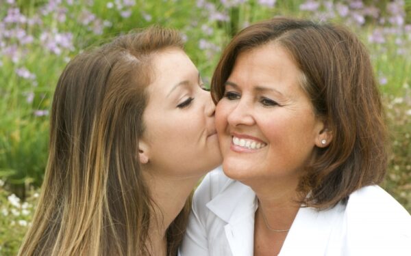 Artėjant Motinos dienai – naujas konkursas „Laimėk fotosesiją Mamai”