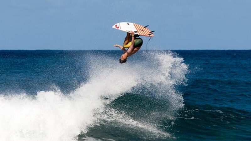 Aštuoniolikmetis atliko atbulinį salto su banglente (video)