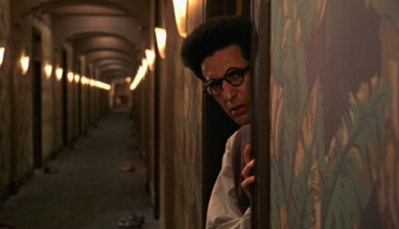 Kino pusryčiai – pasiilgusiems pabudimo greta negyvo kūno (video)