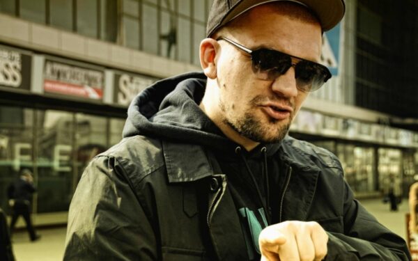 Į Lietuvą atvykstantis reperis Basta Algį Greitai pakvietė į savo koncertą (video)