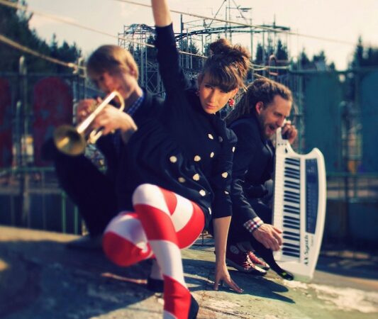 „De-Phazz“ koncertą pradės siautulingieji „BrassBastardz“