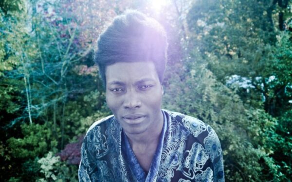 Gyva britų muzikos legenda Benjaminas Clementine’as grįžta į Lietuvą