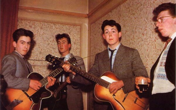 Muzikos įžymybės dar prieš išgarsėjimą (foto)