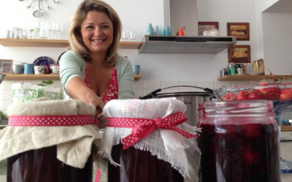 Uogienę išsivirti gali kiekvienas: visas baimes padės įveikti Beatos uogienių virimo pamoka