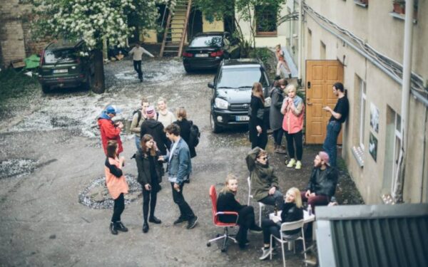 Lietuvoje populiarėjantis „open studio“: jaunieji mados kūrėjai kviečia į svečius