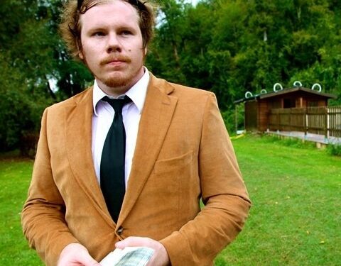 Romano „Tarp pilkų debesų“ ekranizacija žymaus Holivudo scenaristo rankose