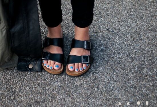 Šios vasaros madingos avalynės karalienės – „Birkenstock“ šlepetės (foto)