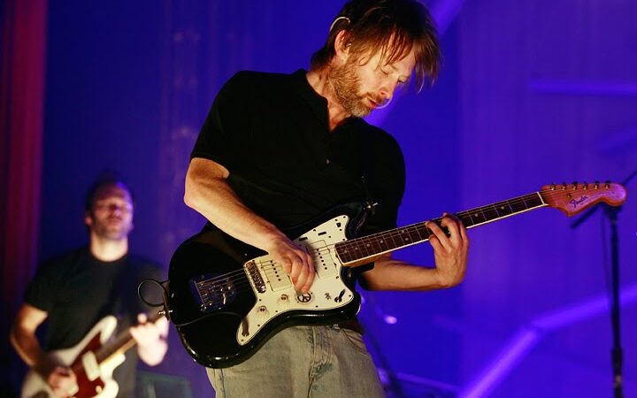 Muzikiniai pusryčiai: ką kartu sugeba „Radiohead“ lyderis ir „Red Hot Chili Peppers“ bosistas