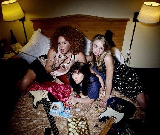 „Bliuzo naktyse 2011“ – karštų bliuzo merginų su gitaromis šou