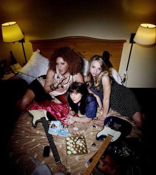 „Bliuzo naktyse 2011“ – karštų bliuzo merginų su gitaromis šou