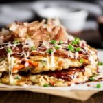 Okonomiyaki makaronų blynai -  naujausia kulinarijos tendencija (foto
