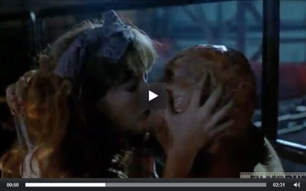 Kino kronikos: pačios bjauriausios bučinių ir glamonių scenos (video)