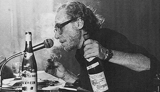 Laimėk  legendinio Ch.Bukowskio knygą "Holivudas" BAIGĖSI