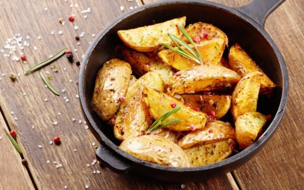 Rudens klasika – bulvės: kaip nustebinti šeimą netikėtais deriniais?