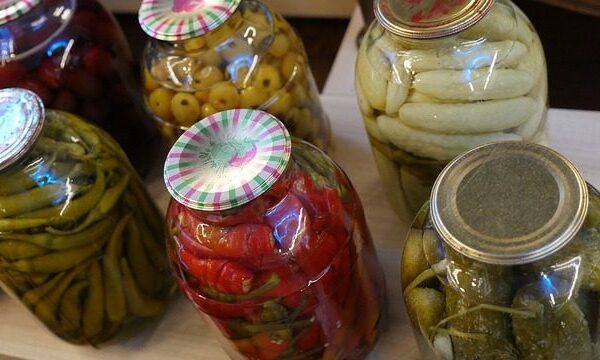 Gydytoja dietologė: „Netiesa, kad konservuotose daržovėse nėra vitaminų“