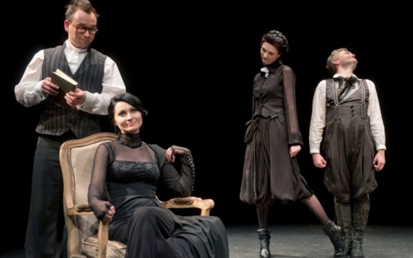 Dešimtojo „cezario grupės“ gimtadienio proga – spektaklis su staigmena