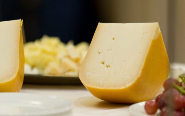 Keptos sūrio riekelės