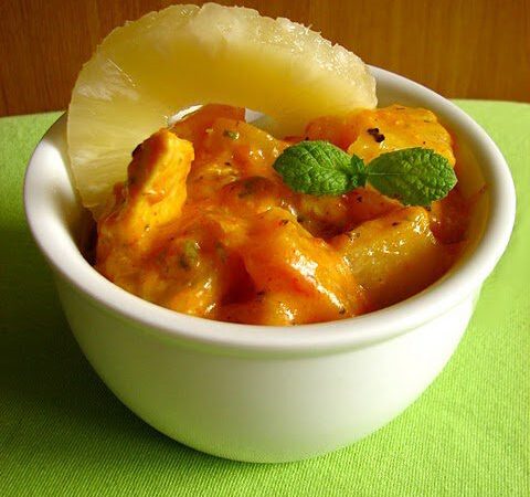 Vištiena su ananasais ir kariu