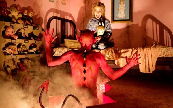 Atkurti vaikystės košmarai (foto)