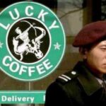 „Starbucks“ prekinio ženklo improvizacijos Kinijoje
