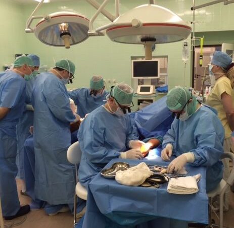 Pirmą kartą Lietuvoje atlikta operacija jaunuoliui išgelbėjo ranką