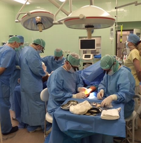 Pirmą kartą Lietuvoje atlikta operacija jaunuoliui išgelbėjo ranką