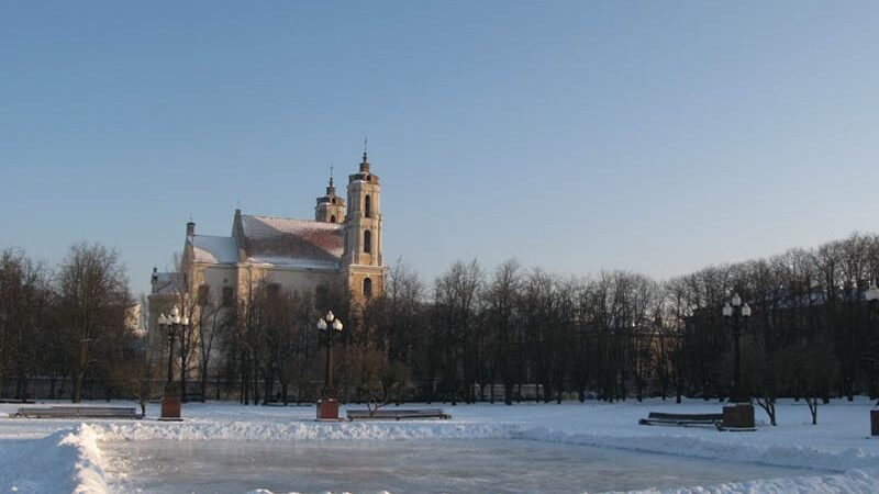 Lukiškių aikštėje veikia nemokama ledo čiuožykla