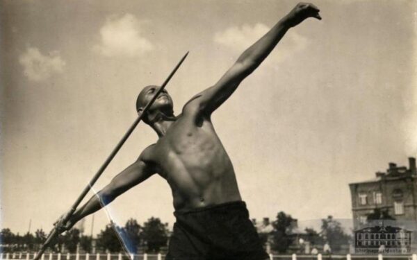 Tarpukario sportas: pirmieji žingsniai aikštelėse (I dalis)