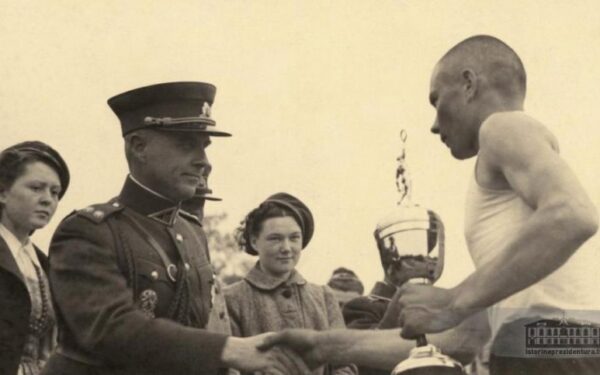 Tarpukario sportas: žaidimai „karaliai ir karalienės“ (II dalis)