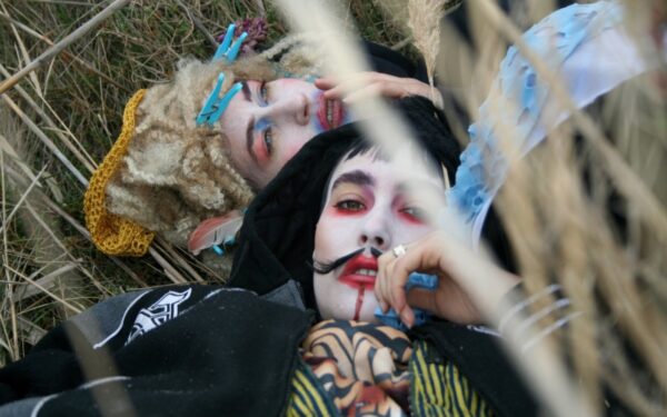Liepą Baltijoje pirmą kartą koncertuos sesutės „CocoRosie“