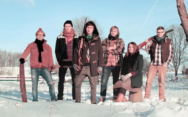 „Penktadienio DJ“ grojaraštis pagal „Colours of Bubbles“ vokalistą Julijų Aleksovą  (video, audio)