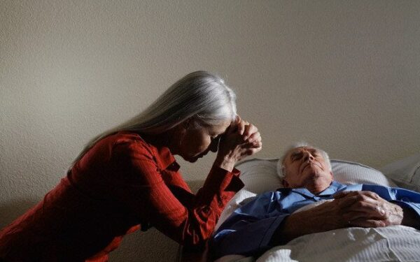 Mokslininkai įsitikinę: mirusiuosius galima prikelti