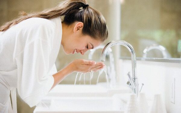 Kaip tinkamai valyti veido odą?