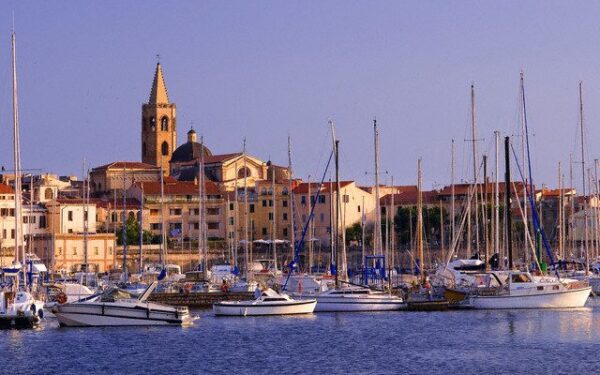 Sardinijos virtuvės patiekalai – nuo šviežiausių jūros gėrybių iki sūrio su lervomis