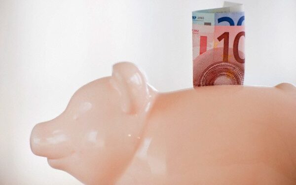 Lietuviai nori išmokti taupyti: finansų patarėjų reikia daugiau