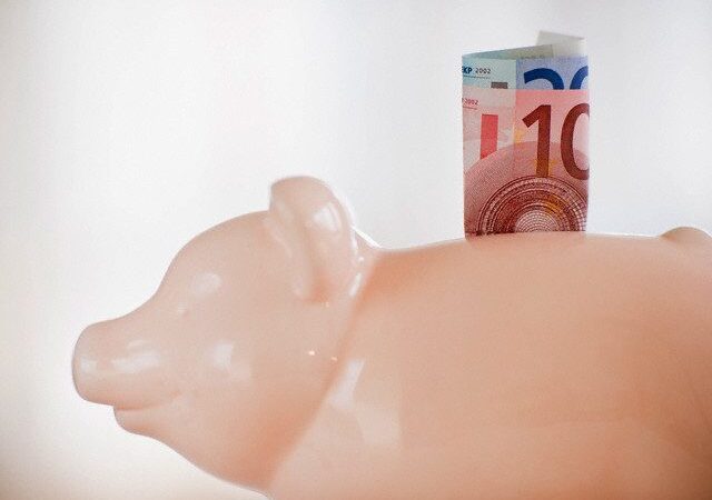 Lietuviai nori išmokti taupyti: finansų patarėjų reikia daugiau