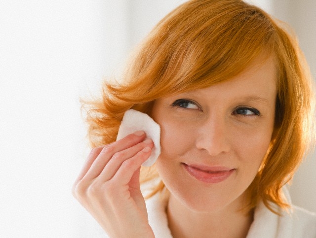 5 mitai apie veido odos priežiūrą pavasario metu