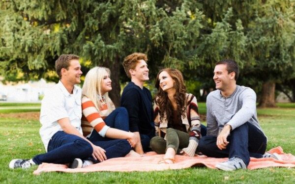 Krikštatėvis ar inkaras: kuris savo draugų rate esi tu?