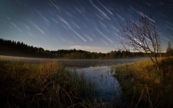 Rugpjūčio naktys stebins neeiliniu reiškiniu: Perseidų meteorų lietumi