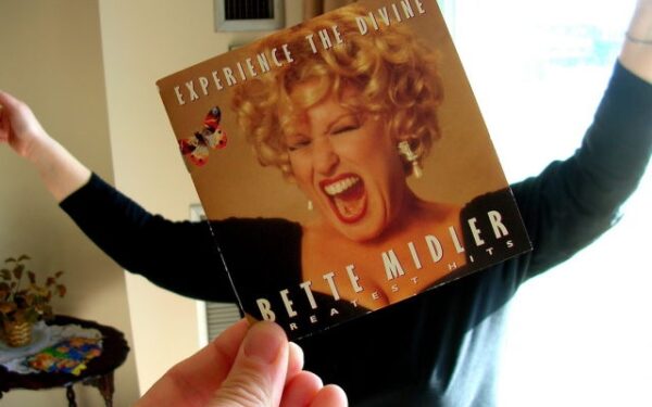 Kieno čia galva? Kūrybingai panaudoti muzikinių albumų viršeliai (foto)