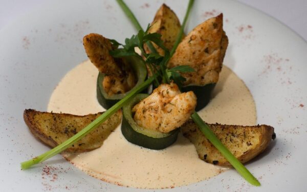 Cukinija su vištiena, bulvėmis ir meksikietišku pusiau aštriu padažu