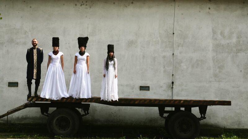 „Mėnuo Juodaragyje“ – garsieji „Dakha Brakha“ ir kt. muzikiniai kerėjimai