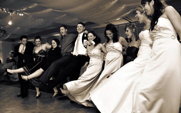 Netikėti vestuvių šokiai. Tikrai netikėti! (Video)