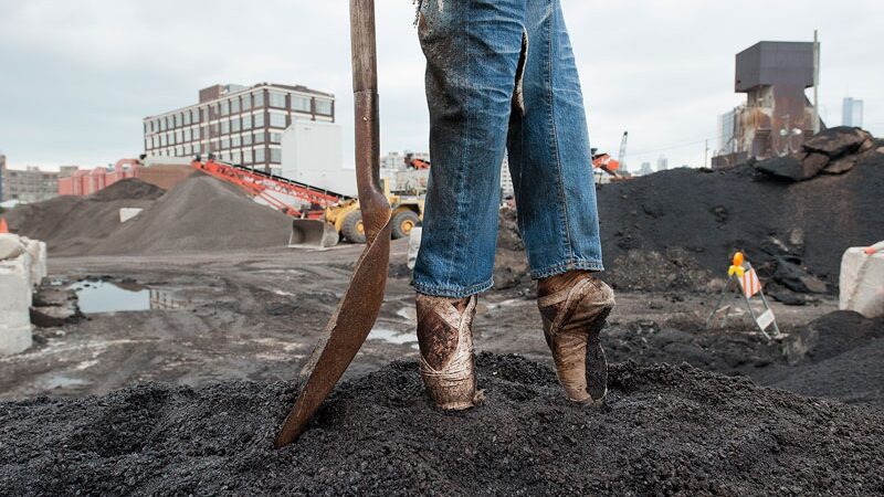 Aistra šokiui – ir statybų aikštelėje, ir batų parduotuvėje (foto)